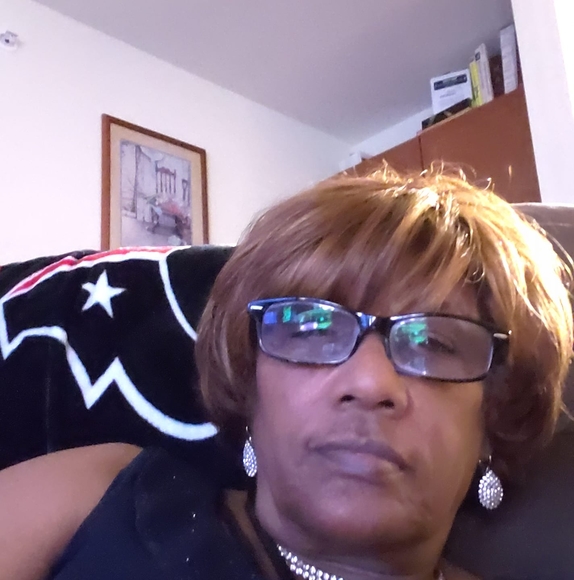 angieellis874